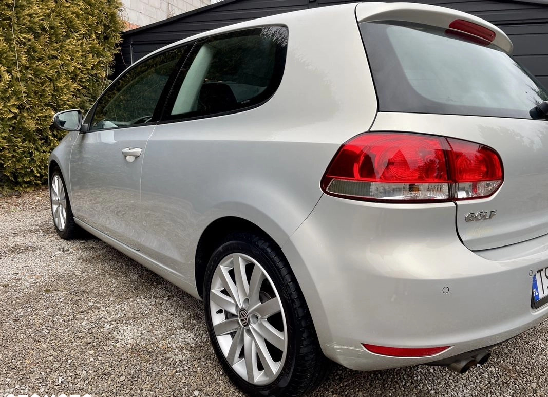 Volkswagen Golf cena 18900 przebieg: 47000, rok produkcji 2009 z Sandomierz małe 232